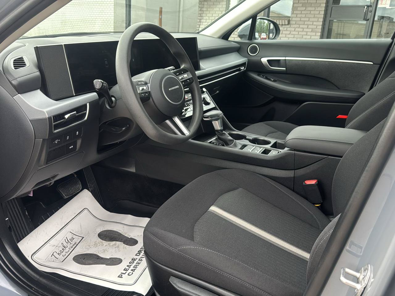 Used 2025 Hyundai Sonata SE FWD image 11