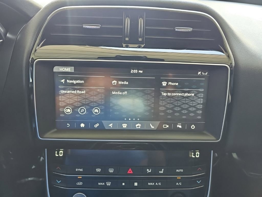Used 2019 Jaguar XE Premium AWD/4WD image 17