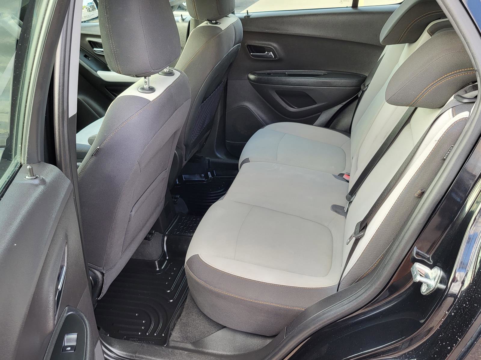 Used 2018 Chevrolet Trax LS w/ LPO, Cargo Package FWD image 13