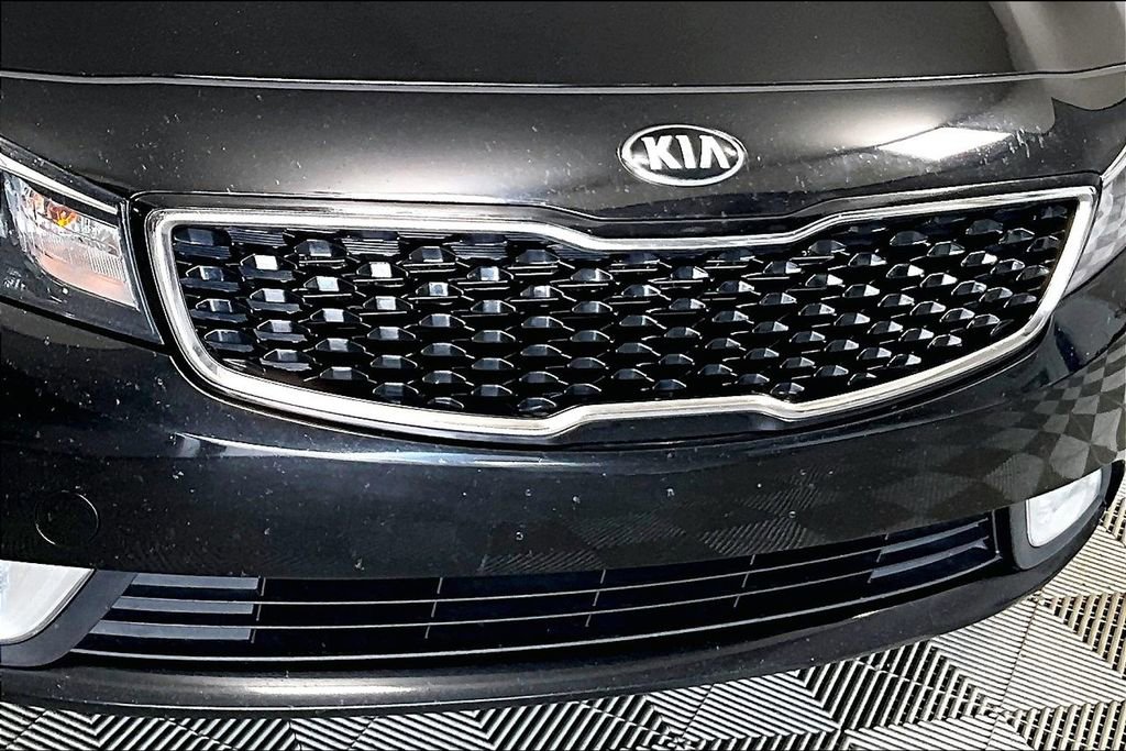 Used 2017 Kia Forte EX image 29