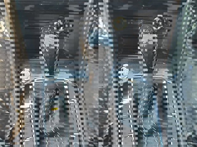 New 2025 Volkswagen Taos SE image 19