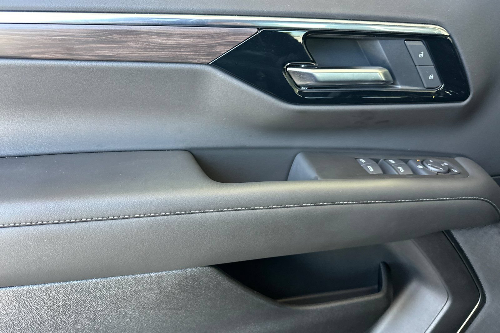New 2026 Chevrolet Tahoe LS AWD/4WD image 11