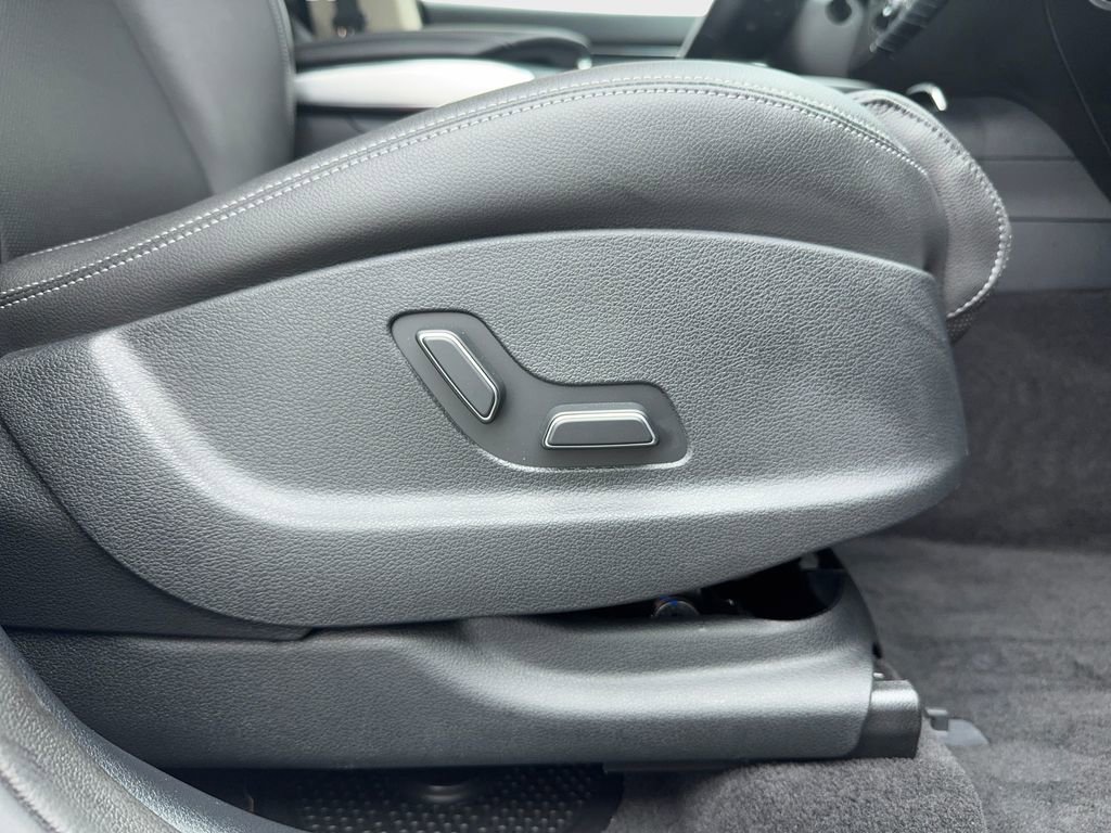 Used 2024 Genesis GV70 2.5T w/ Select Package image 35