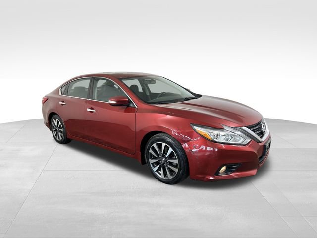 Used 2017 Nissan Altima 2.5 SV w/ Convenience Package image 8