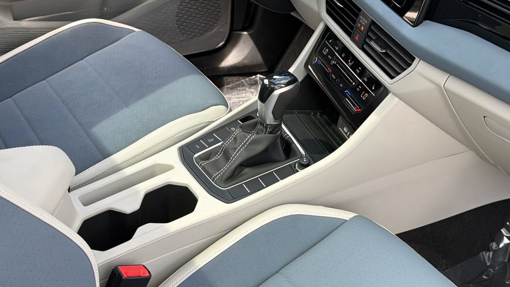 New 2026 Volkswagen Jetta SE FWD image 9