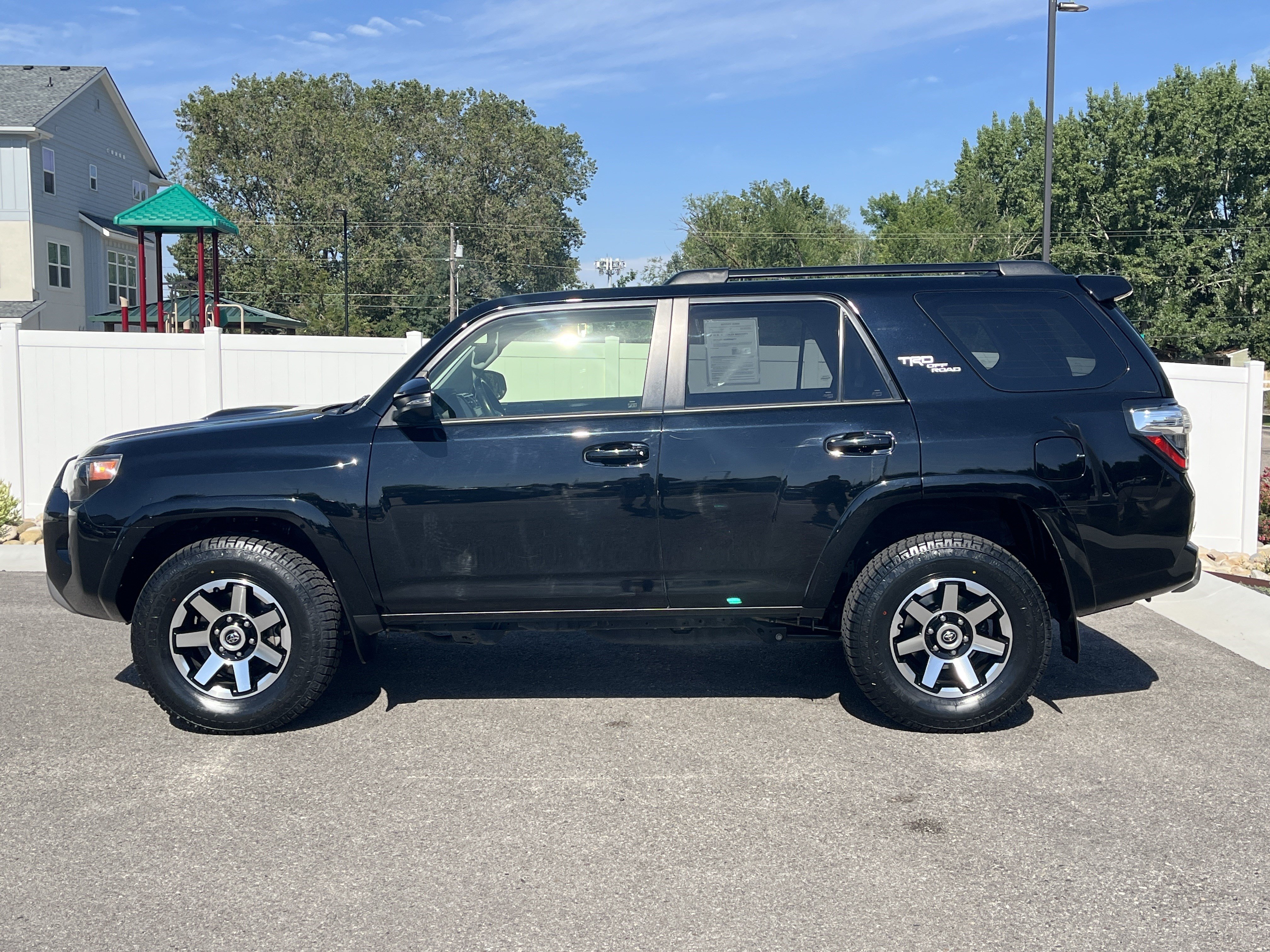 Used 2023 Toyota 4Runner TRD Off-Road Premium w/ Off Road Premium Plus Package AWD/4WD image 3