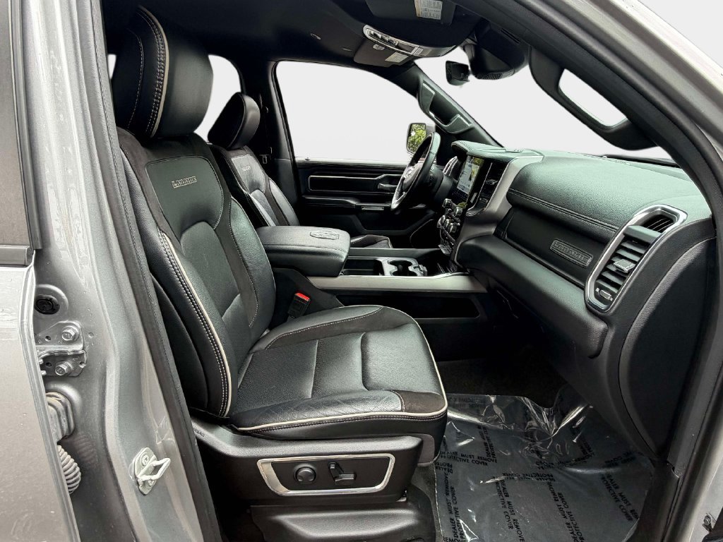 Used 2024 RAM 1500 Laramie AWD/4WD image 9
