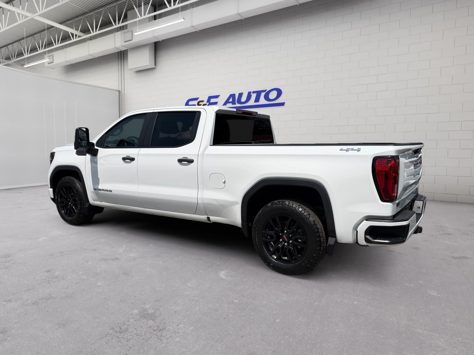 Used 2024 GMC Sierra 1500 Pro w/ Graphite Edition AWD/4WD image 3