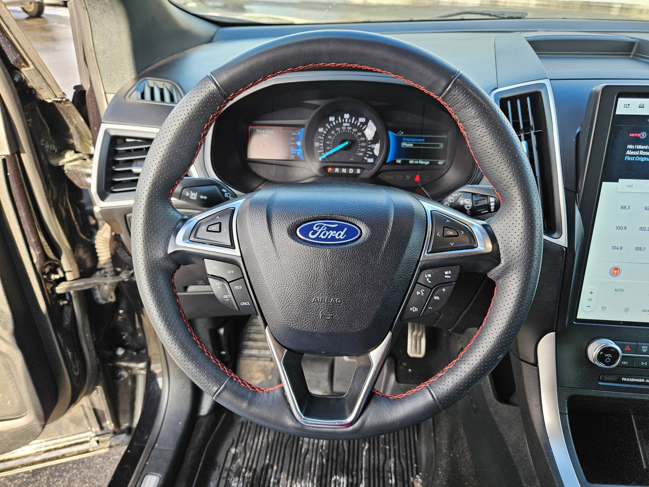 Certified 2024 Ford Edge ST-Line image 9