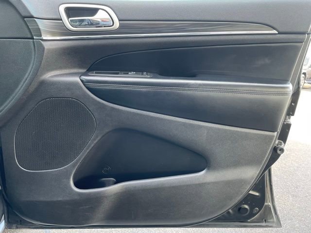 Used 2021 Jeep Grand Cherokee Limited image 30