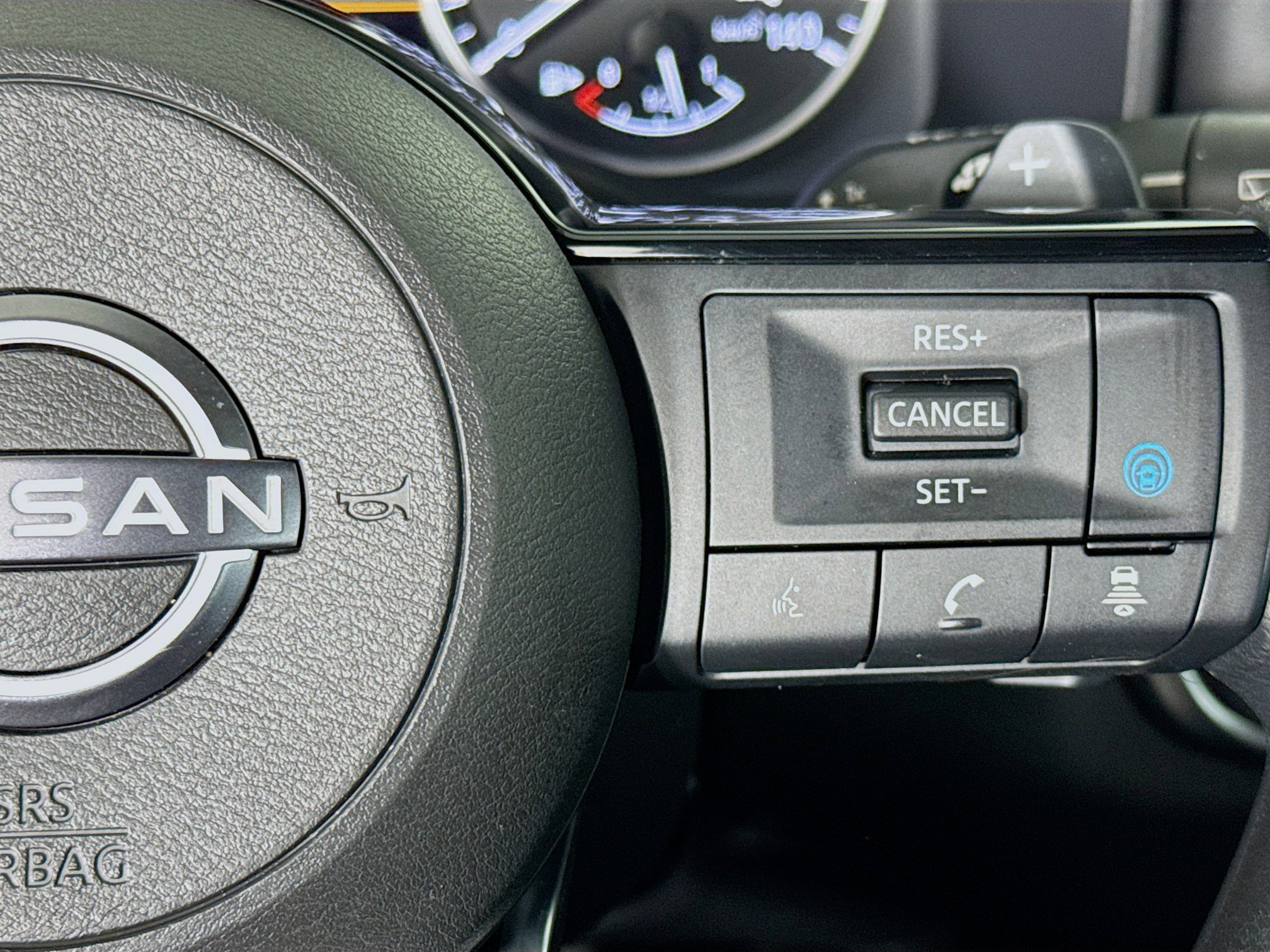 Used 2023 Nissan Rogue SV FWD image 14