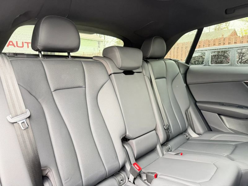 Used 2020 Audi Q8 Premium Plus w/ Premium Plus Package image 29
