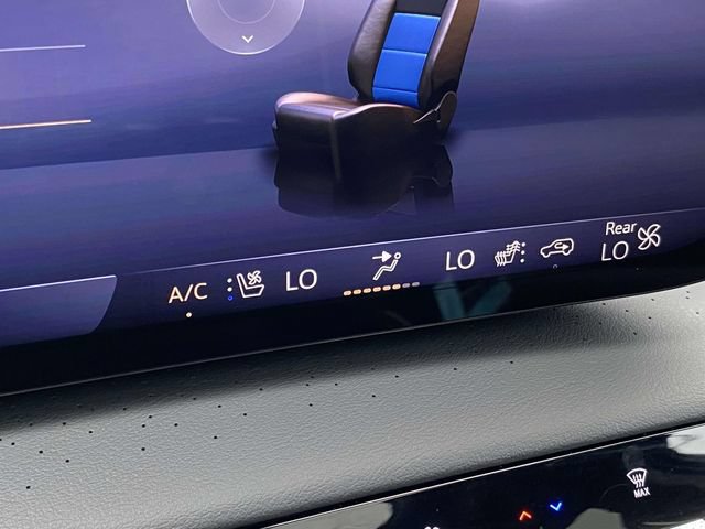 Certified 2025 Buick Enclave Avenir w/ Super Cruise Package AWD/4WD image 30