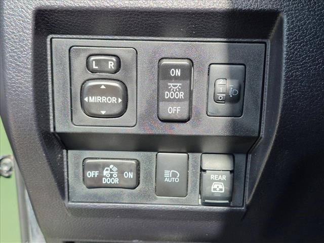 Used 2021 Toyota Tundra SR5 w/ Trail Edition AWD/4WD image 10