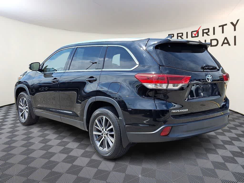 Used 2019 Toyota Highlander XLE image 6
