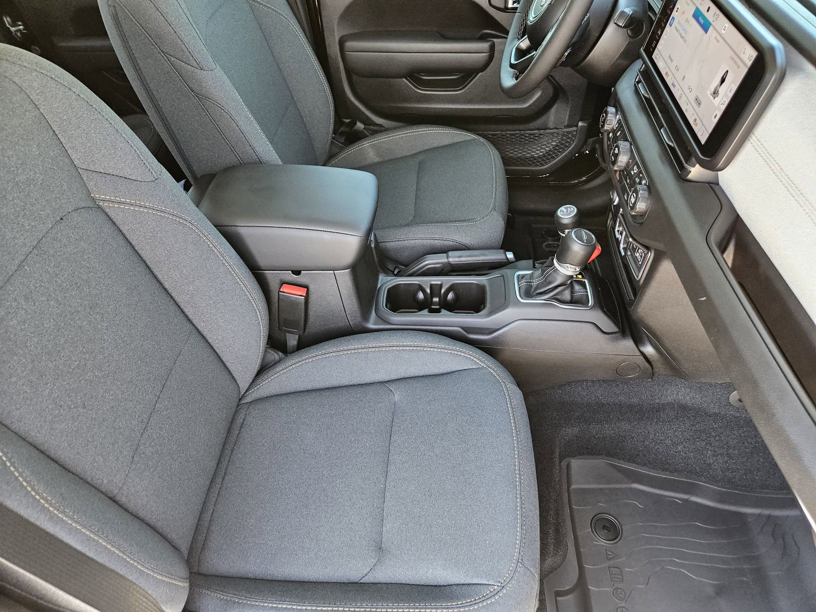 New 2025 Jeep Gladiator Sport AWD/4WD image 13