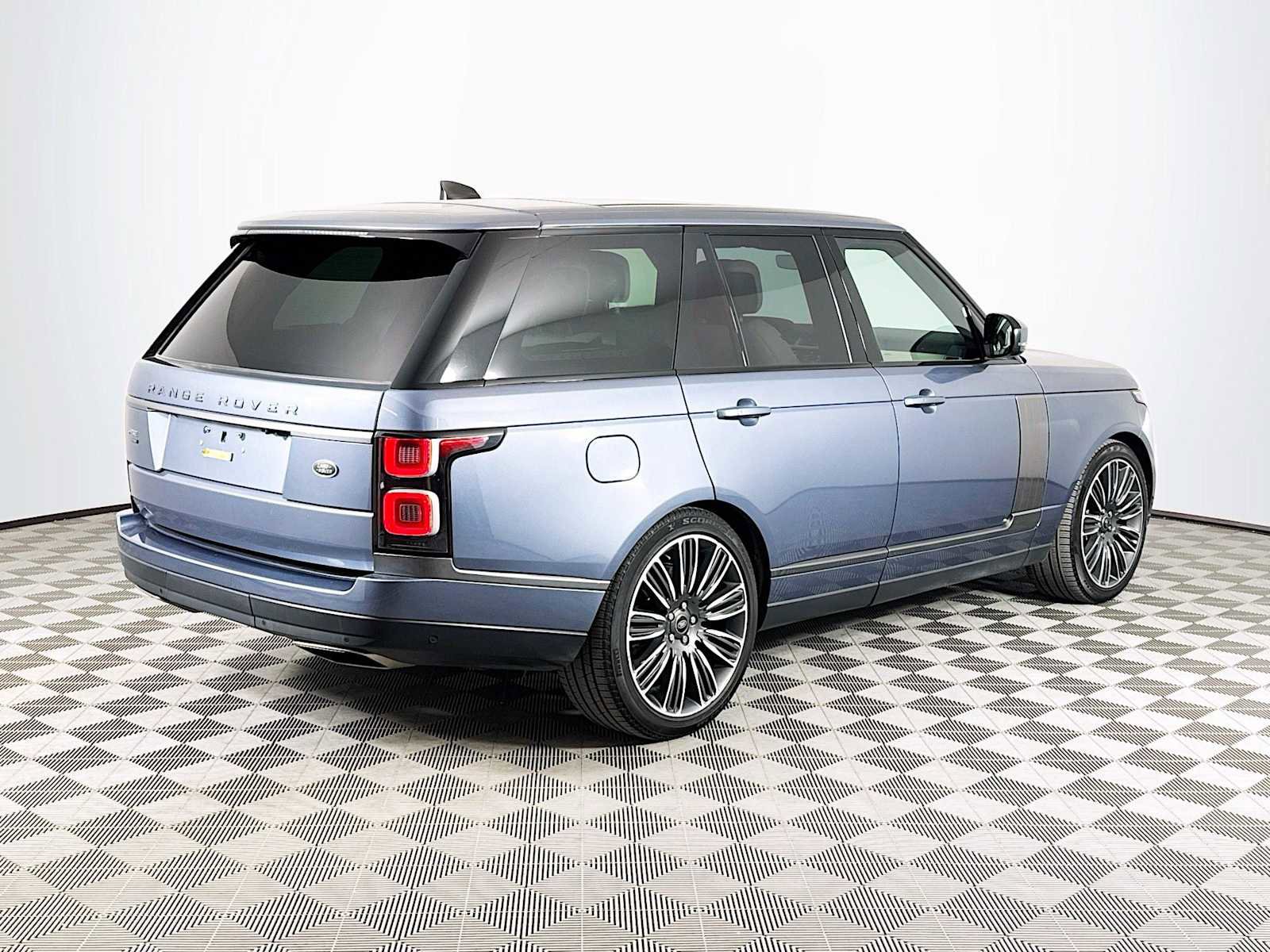 Used 2022 Land Rover Range Rover P525 Westminster Edition image 5