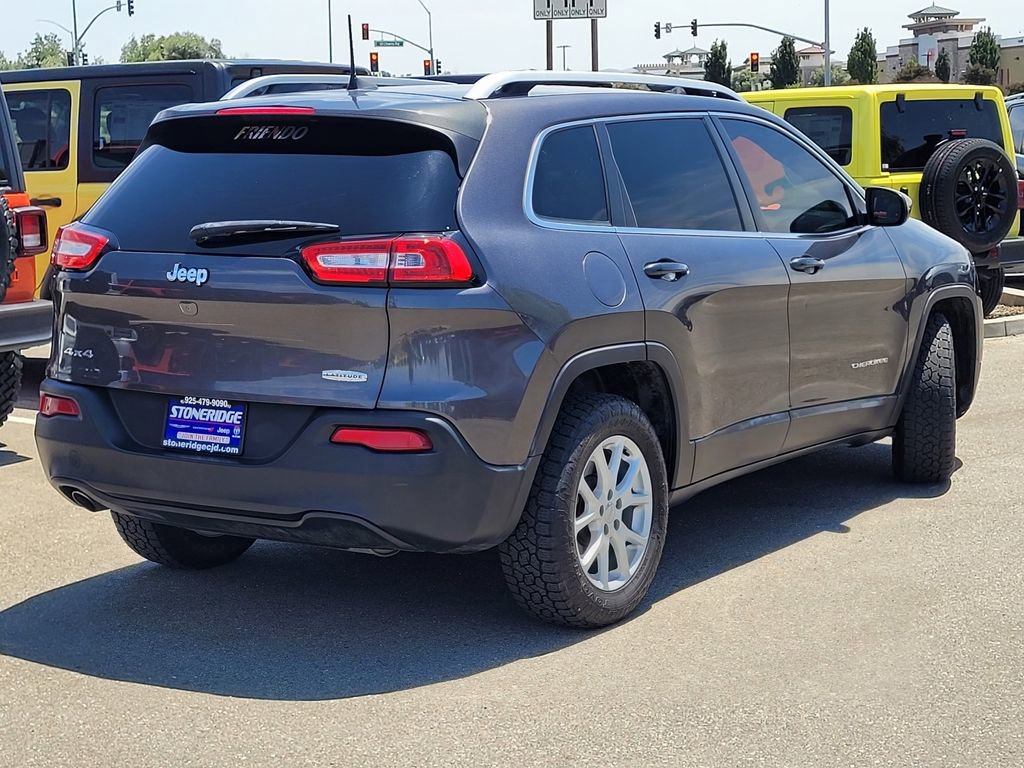 Used 2018 Jeep Cherokee Latitude Plus w/ Cold Weather Group AWD/4WD image 5