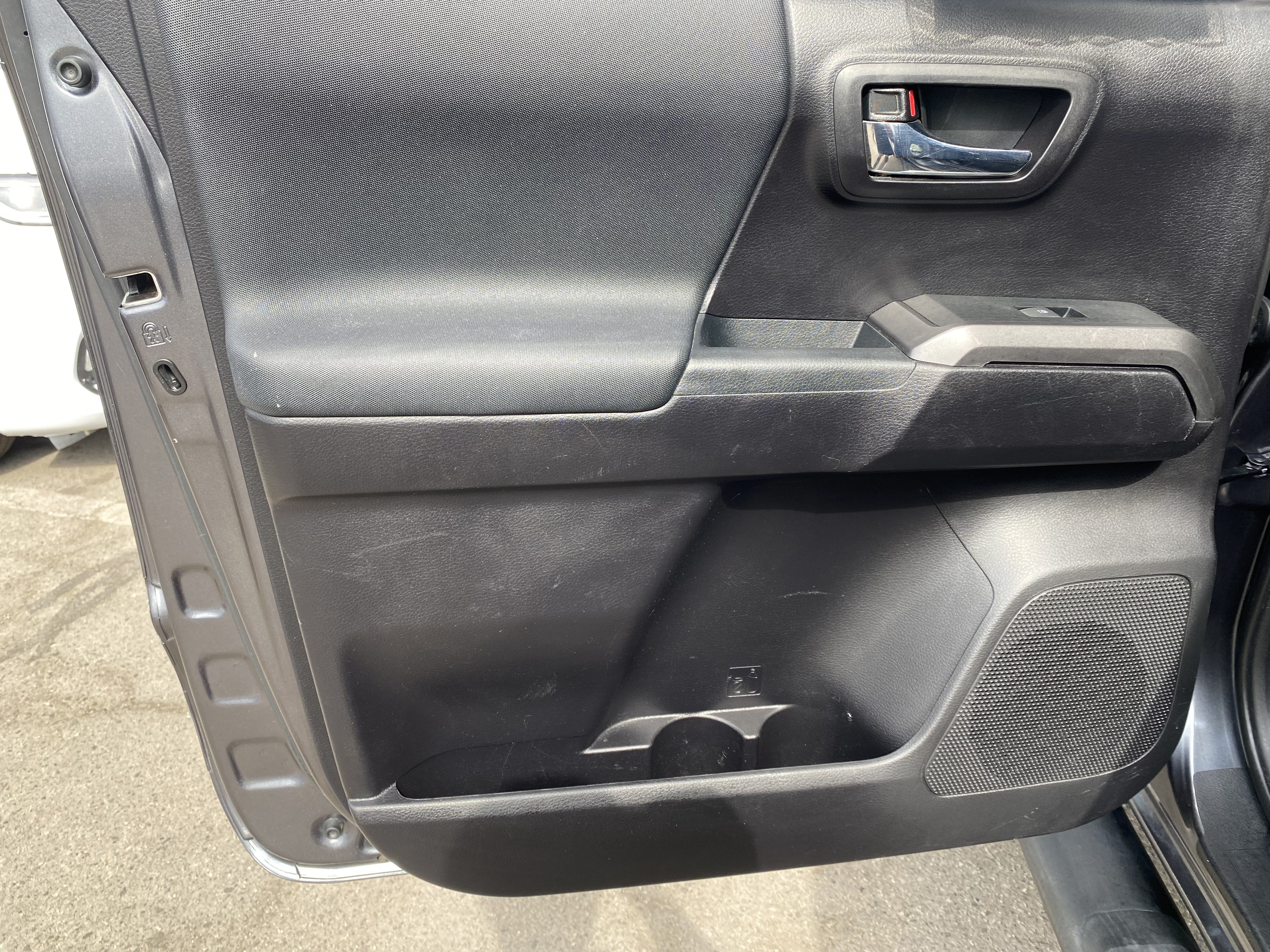 Used 2021 Toyota Tacoma TRD Sport w/ Technology Package AWD/4WD image 17