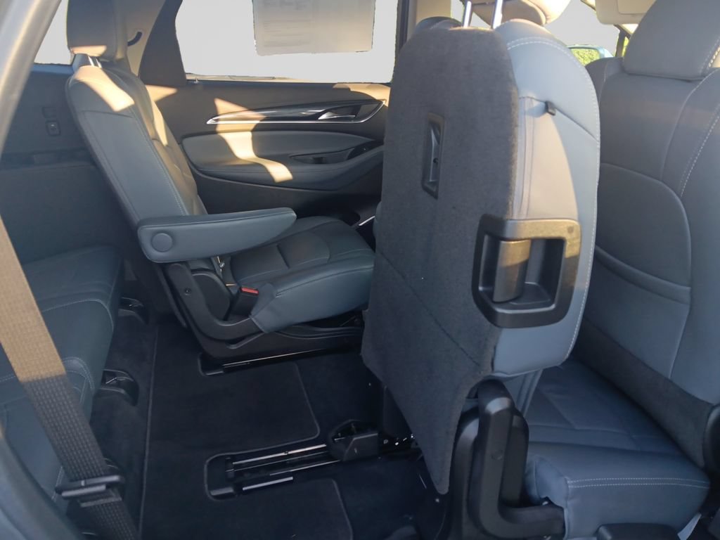 Used 2020 Buick Enclave Essence AWD/4WD image 16