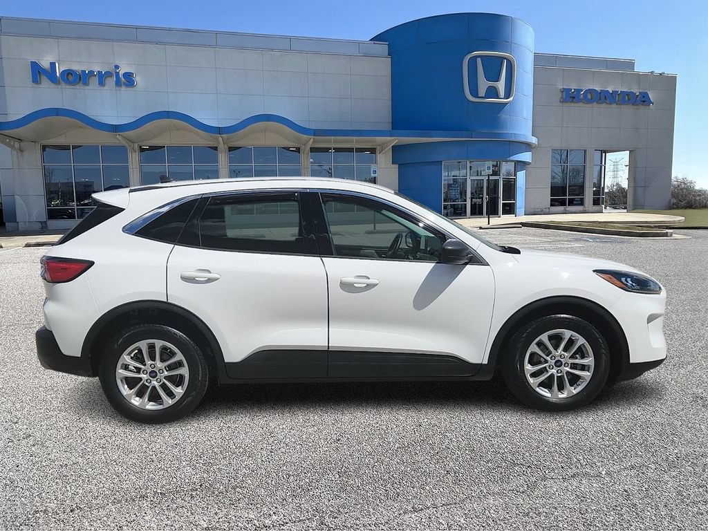 Used 2022 Ford Escape SE w/ Convenience Package FWD image 5