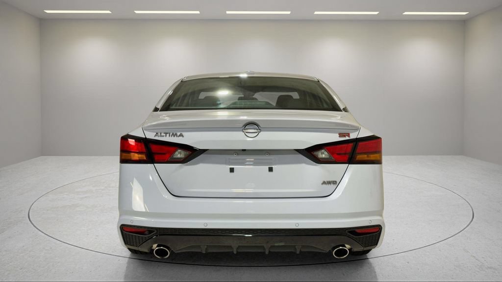 Used 2025 Nissan Altima 2.5 SR w/ SR Premium Package AWD/4WD image 4