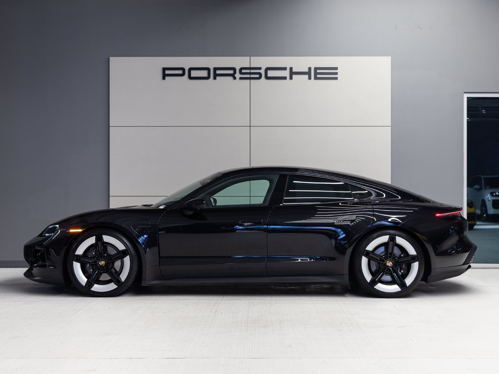 Certified 2025 Porsche Taycan AWD/4WD image 2