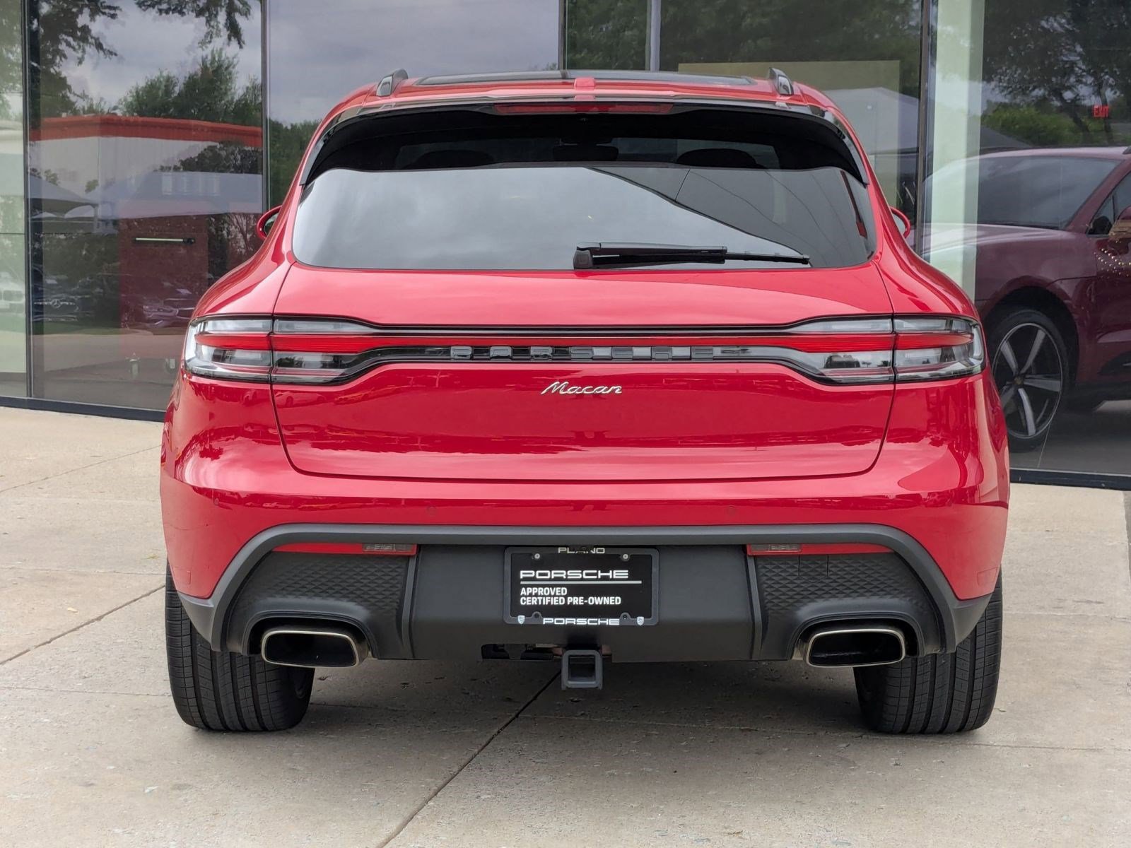 Certified 2026 Porsche Macan AWD/4WD image 10