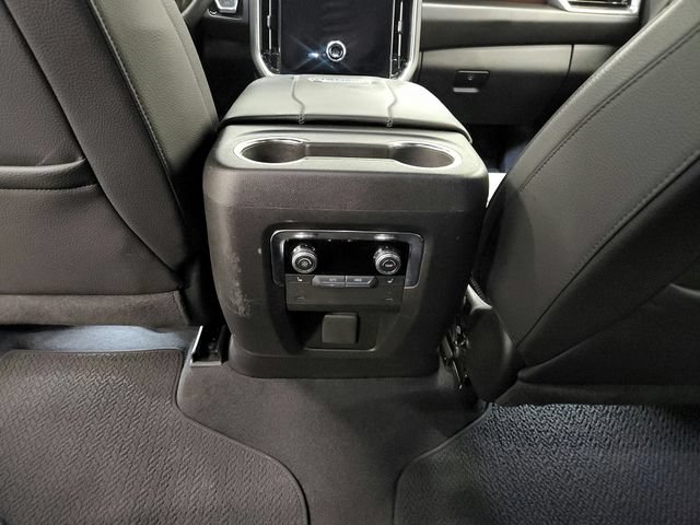 Used 2025 GMC Yukon XL Denali AWD/4WD image 26