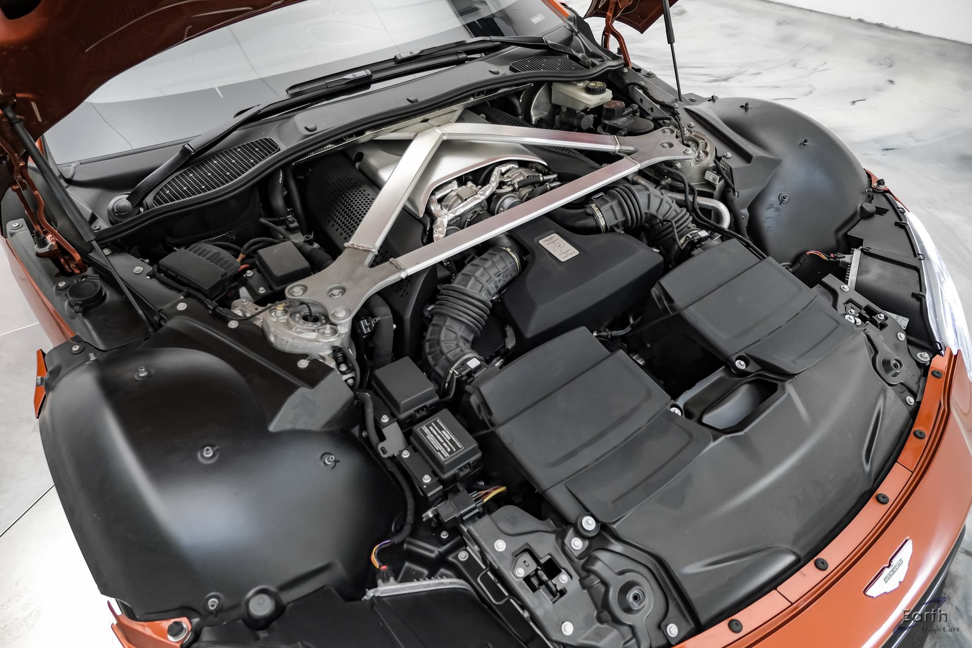 Used 2019 Aston Martin V8 Vantage Coupe RWD image 95