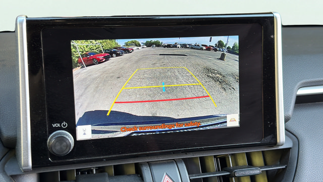 Used 2025 Toyota RAV4 XLE FWD image 20
