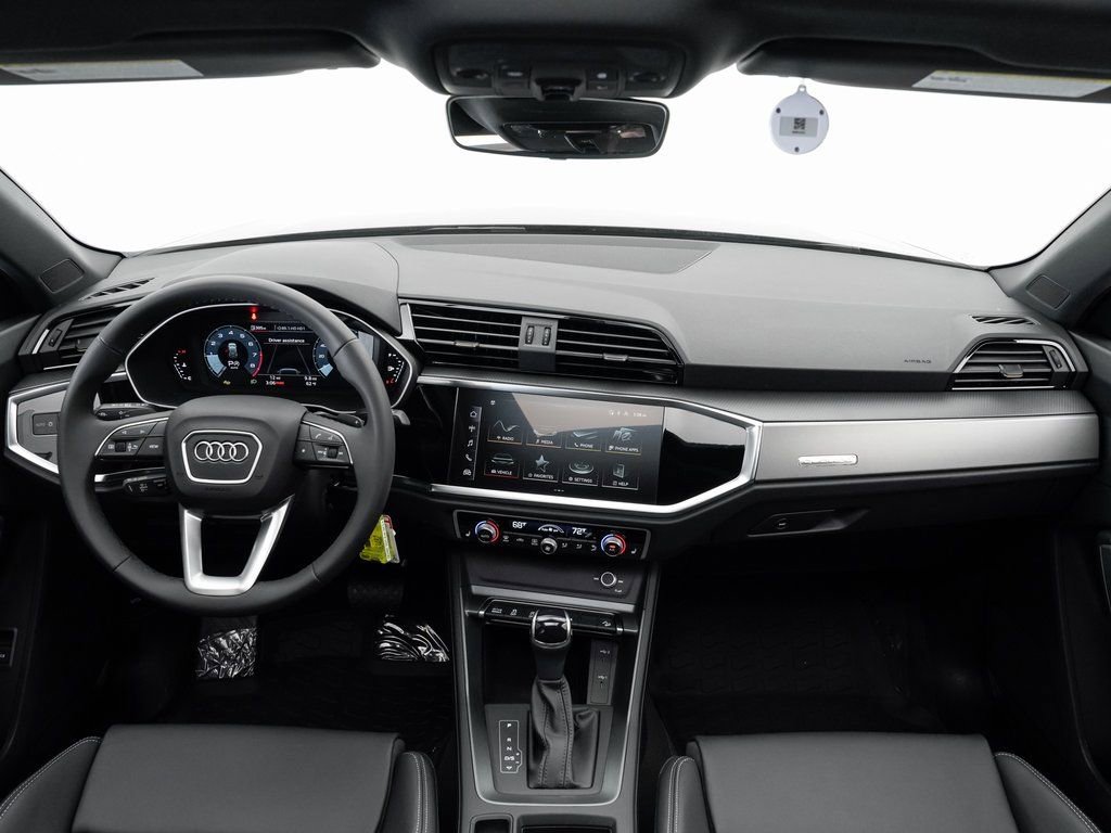 Used 2025 Audi Q3 2.0T Premium w/ Black Optic Sport Package AWD/4WD image 19