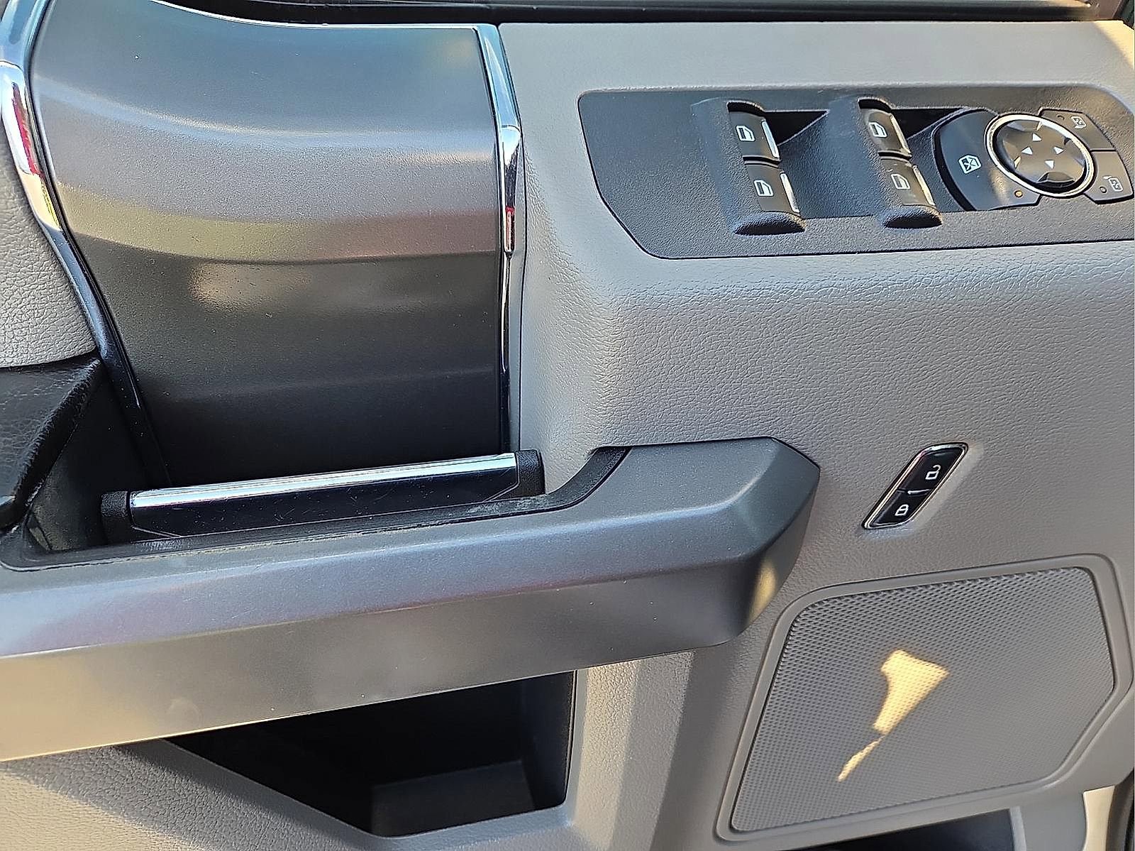 Used 2016 Ford F150 XLT w/ Equipment Group 302A Luxury image 13