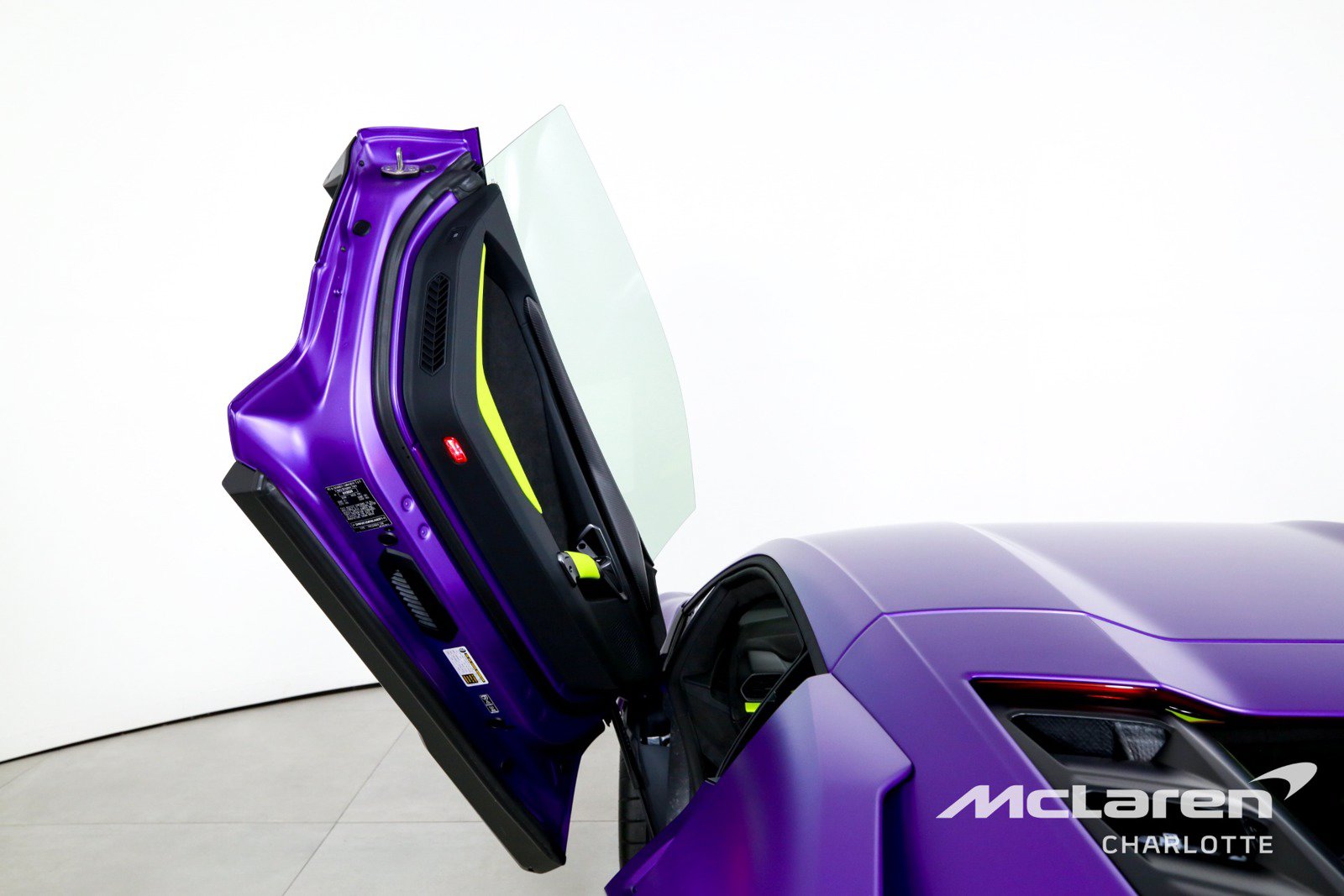Used 2025 Lamborghini Revuelto AWD/4WD image 11