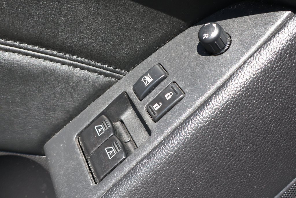 Used 2015 INFINITI Q60 Sport Limited image 16