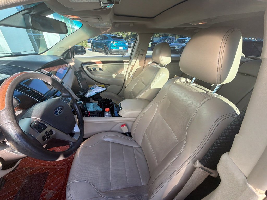 Used 2017 Ford Taurus Limited FWD image 12