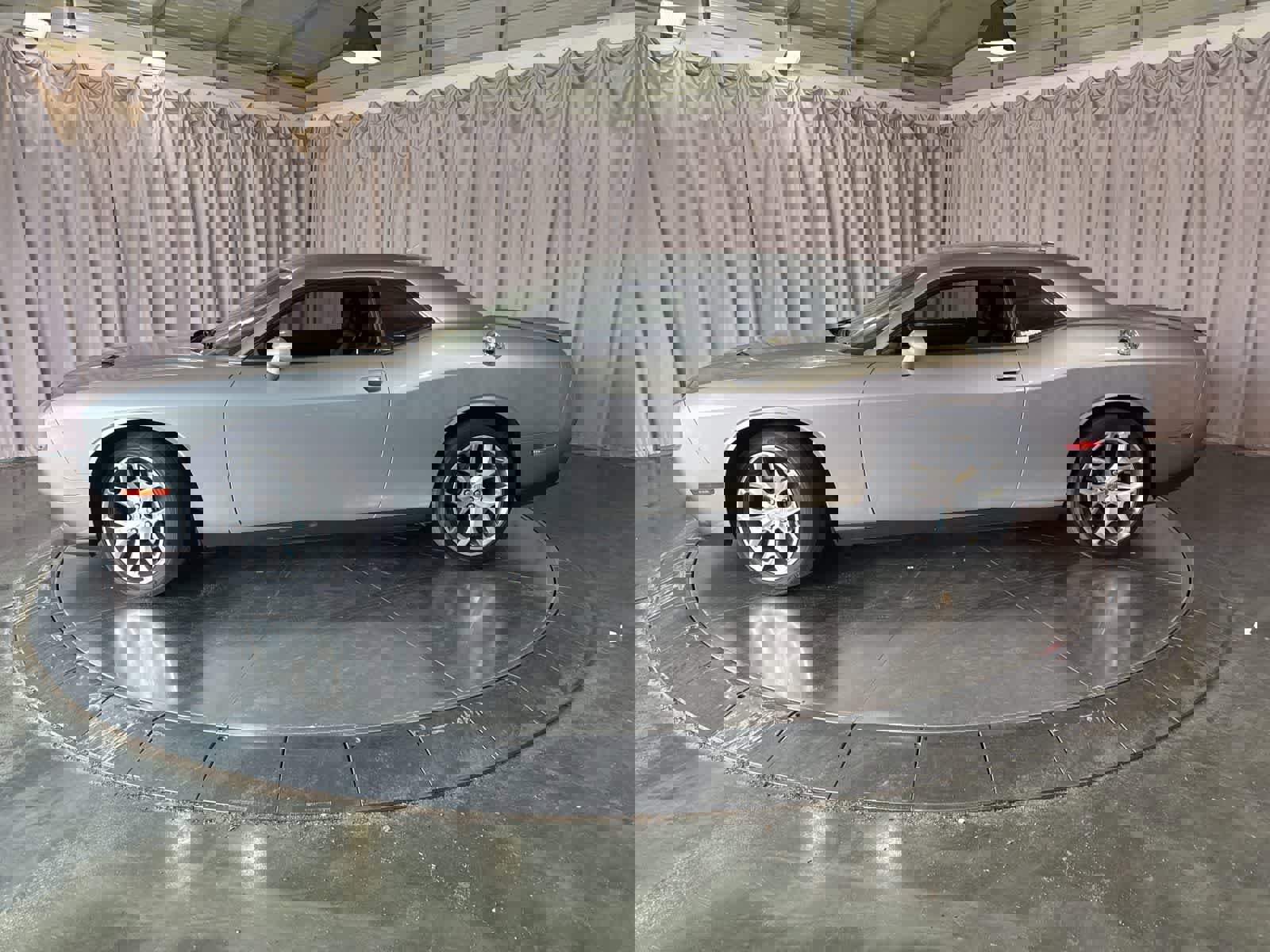 Used 2016 Dodge Challenger SXT Plus image 8