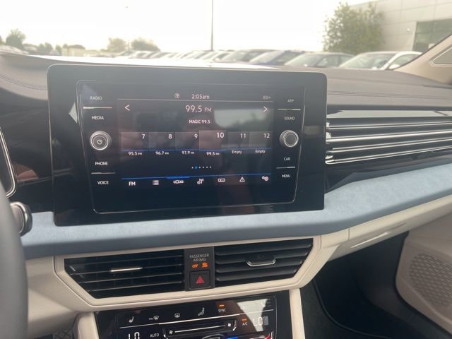 New 2025 Volkswagen Jetta SE image 13