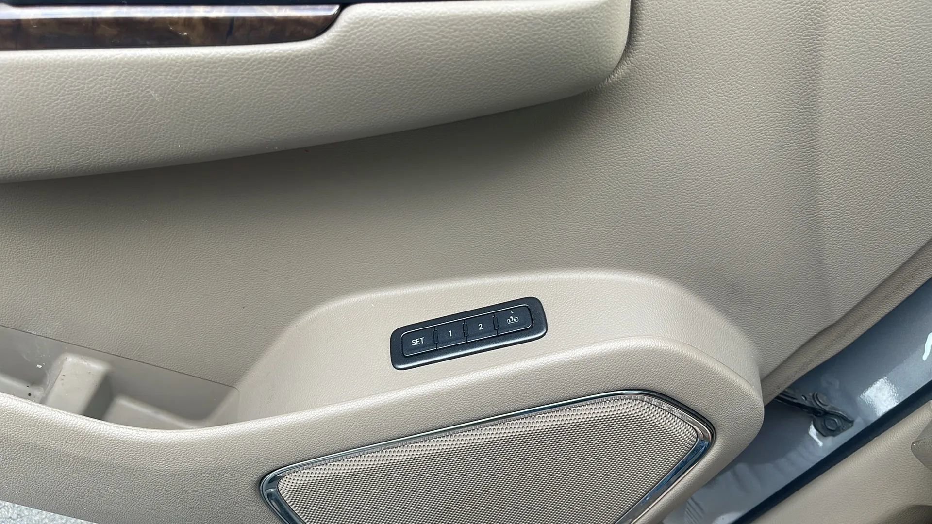 Used 2017 Chevrolet Suburban LT w/ LT Signature Package image 22