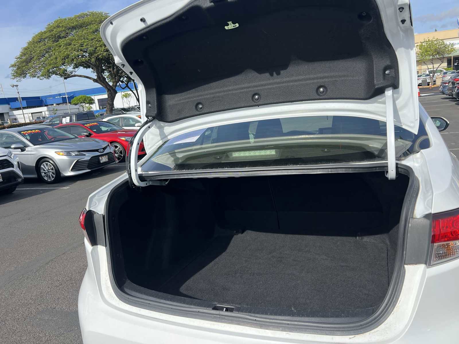 Used 2023 Toyota Corolla LE image 19