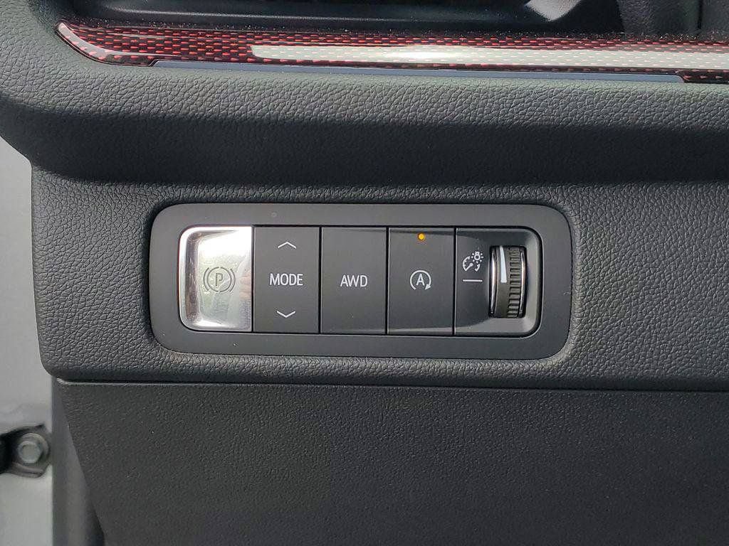Certified 2024 Chevrolet Traverse RS AWD/4WD image 9
