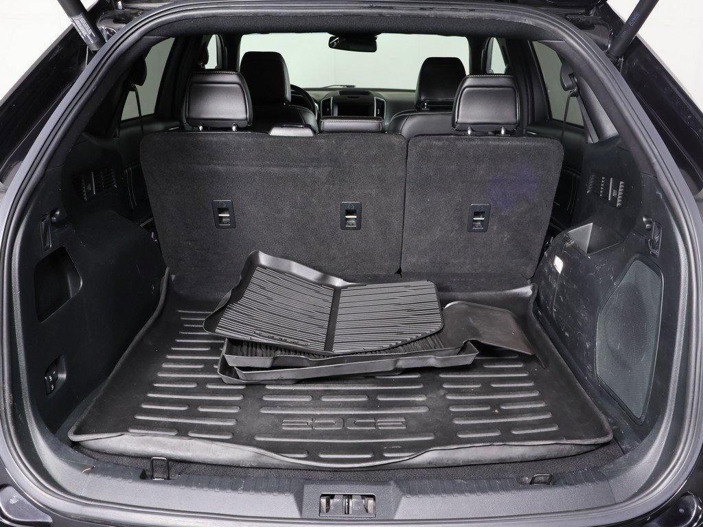 Used 2020 Ford Edge ST w/ Cold Weather Package image 17