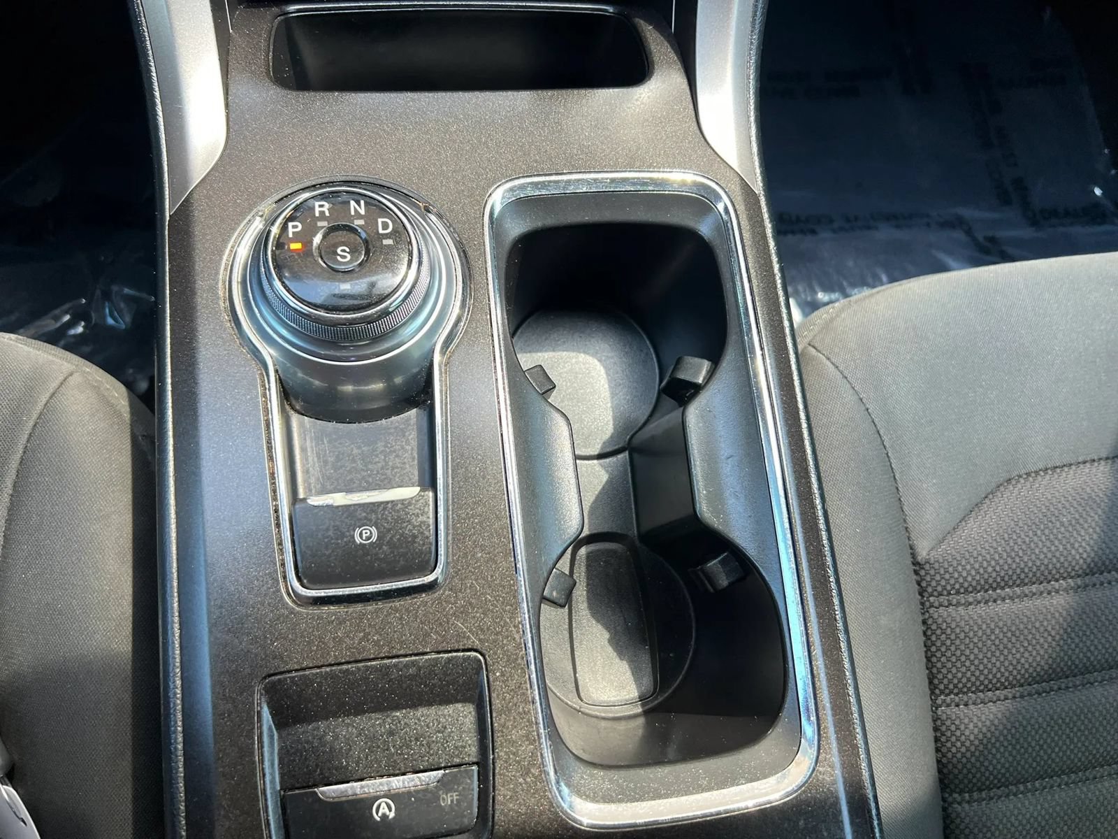 Used 2017 Ford Fusion SE FWD image 17