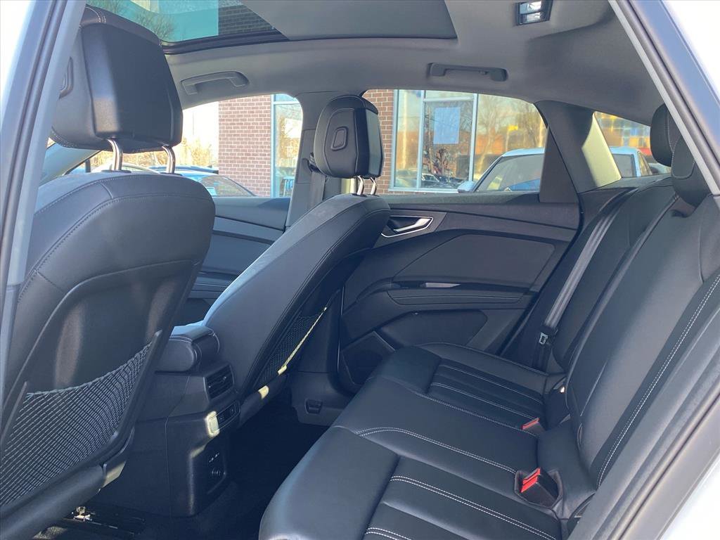 Used 2024 Audi Q4 e-tron Premium Plus w/ Premium Plus image 18