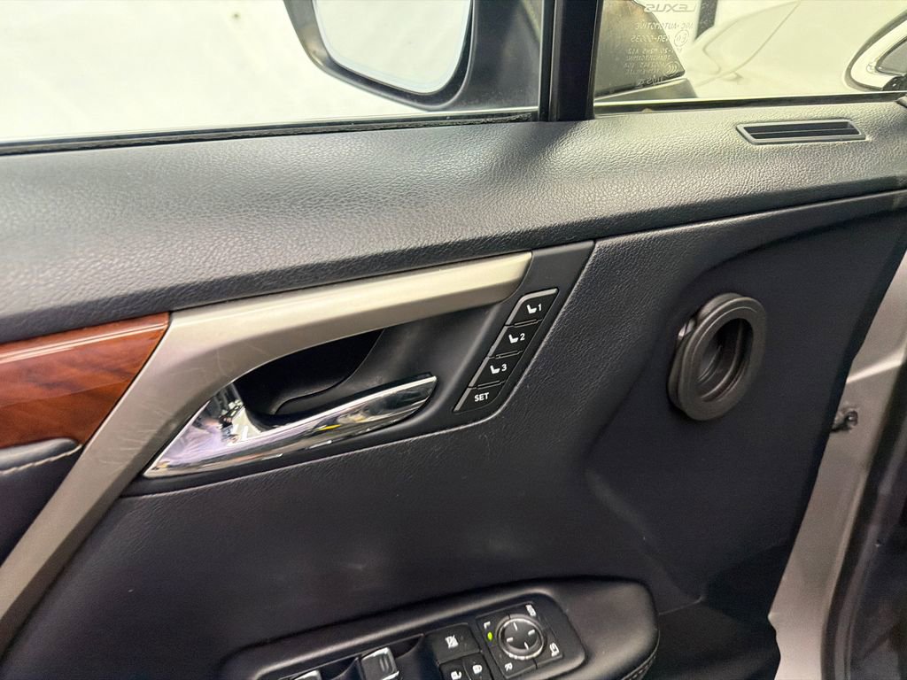 Used 2019 Lexus RX 350L AWD image 12