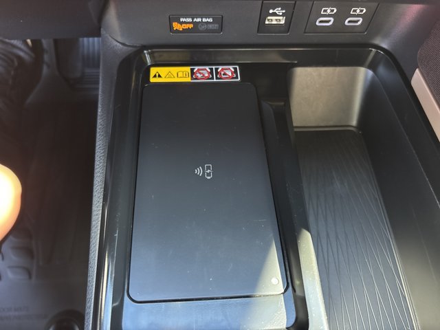 Used 2025 Toyota Camry LE FWD image 28
