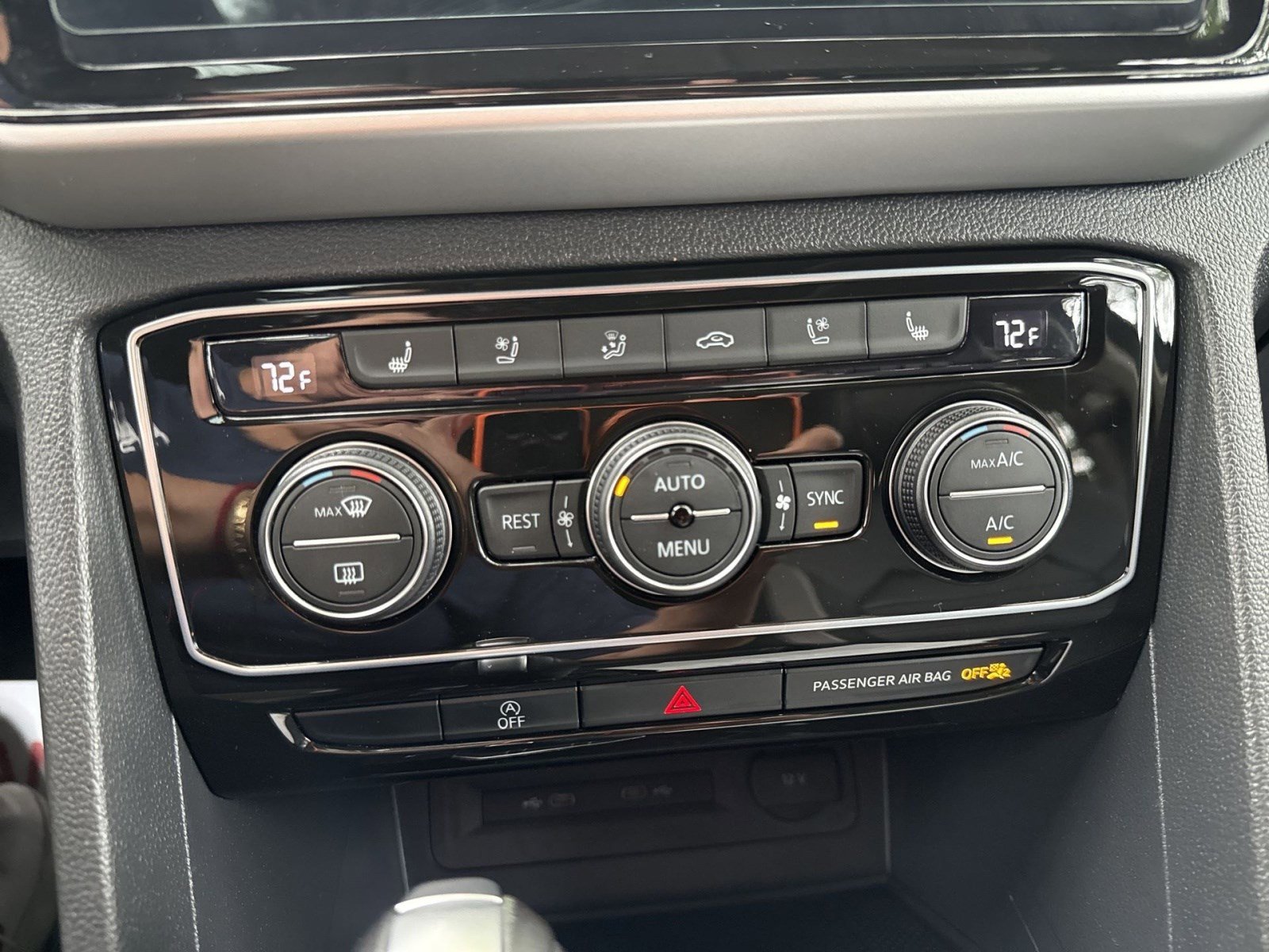 Used 2023 Volkswagen Atlas SEL Premium AWD/4WD image 18