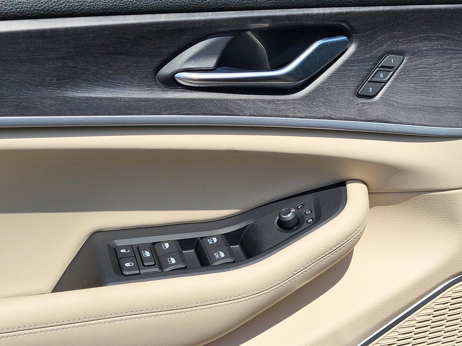 New 2025 Jeep Grand Cherokee L Limited w/ Black Appearance Package image 19