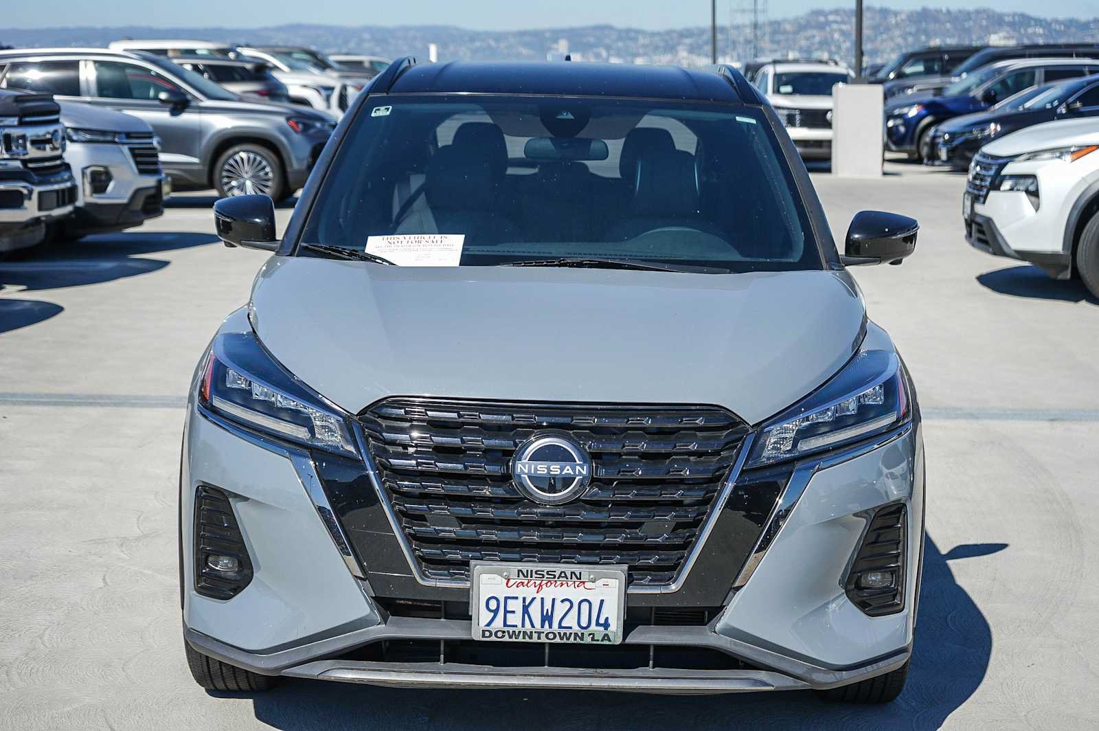 Used 2023 Nissan Kicks SR w/ SR Premium Package FWD image 2