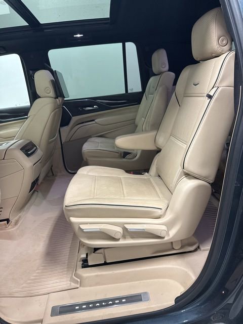 Certified 2021 Cadillac Escalade ESV Premium Luxury w/ Driver Assist Tech Package AWD/4WD image 19